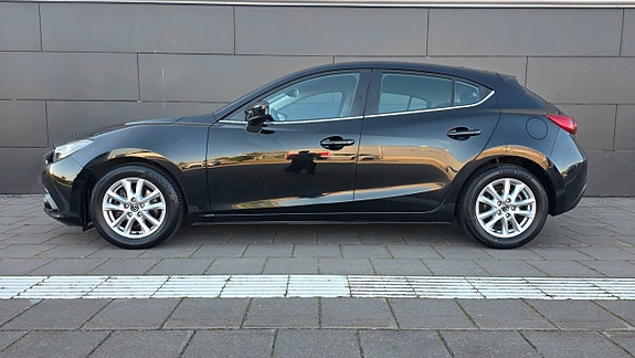 Mazda 3 2 of 18