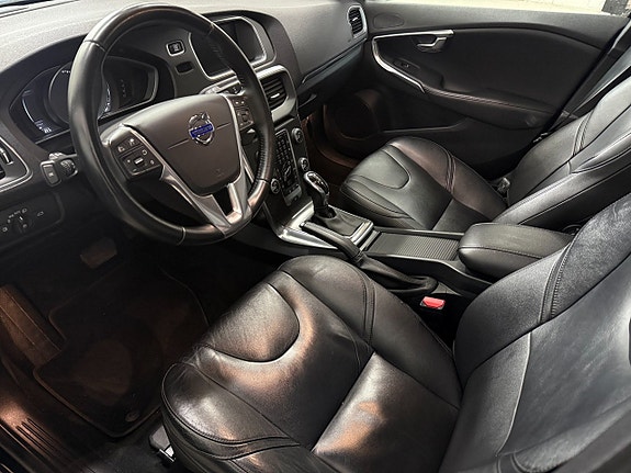 Volvo V40 9 of 14