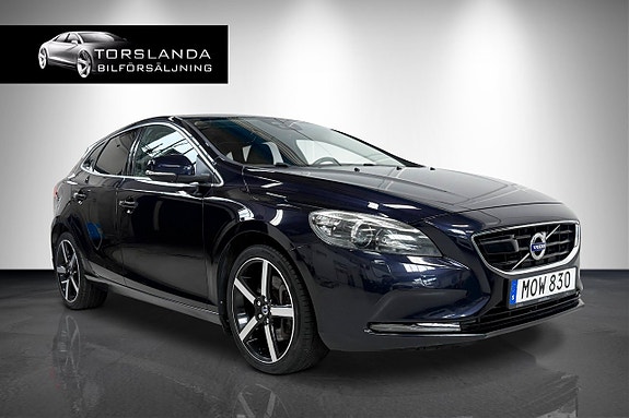 Volvo V40 2 of 14