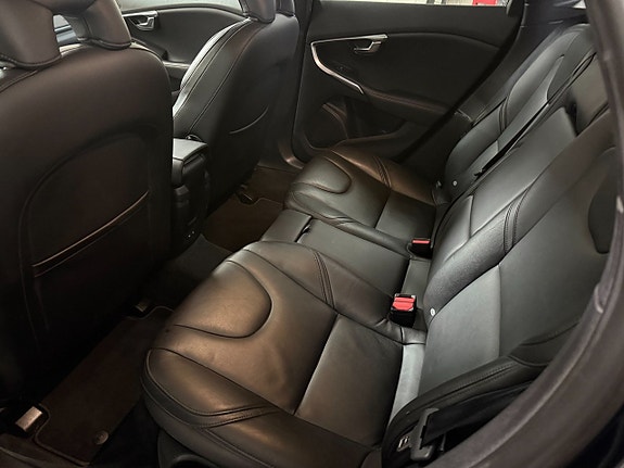 Volvo V40 12 of 14