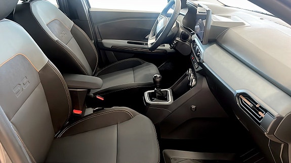 Dacia Sandero 3 of 11