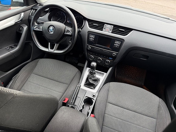 Skoda Octavia 10 of 14
