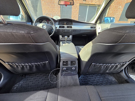 BMW 523i 6 of 6