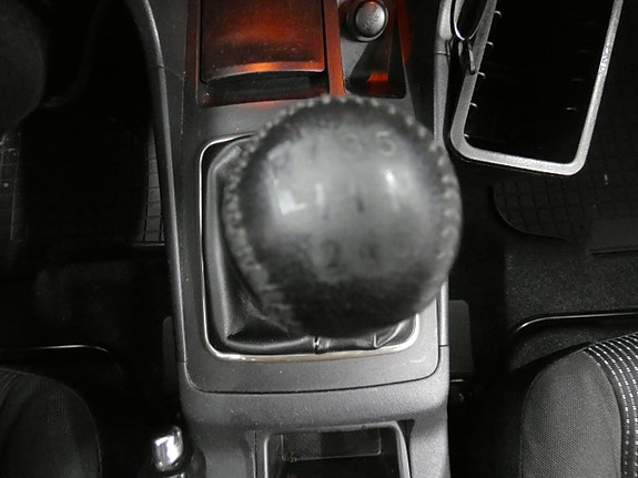 Mitsubishi Lancer 11 of 16