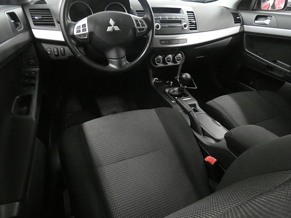 Mitsubishi Lancer 7 of 16