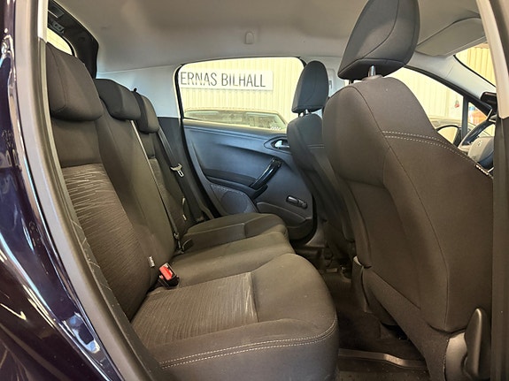 Peugeot 208 10 of 11