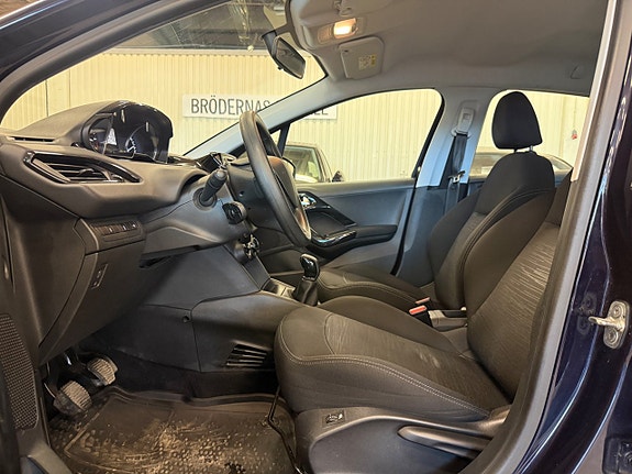 Peugeot 208 9 of 11