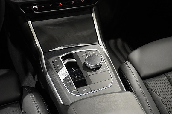BMW 330e 13 of 18