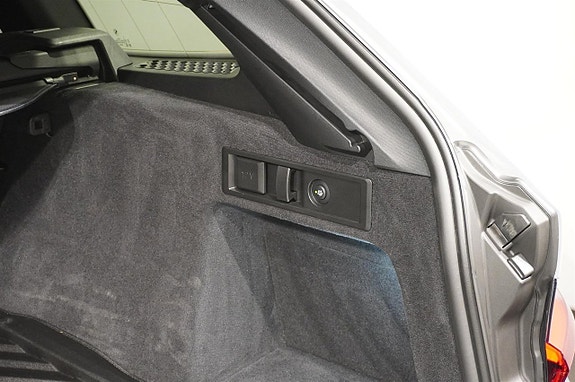BMW 330e 15 of 18