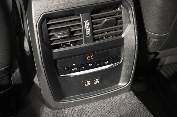 BMW 330e 14 of 18
