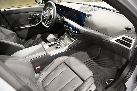 BMW 330e 9 of 18