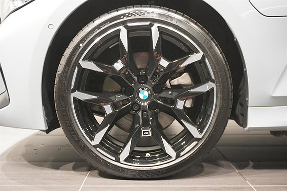 BMW 330e 7 of 18