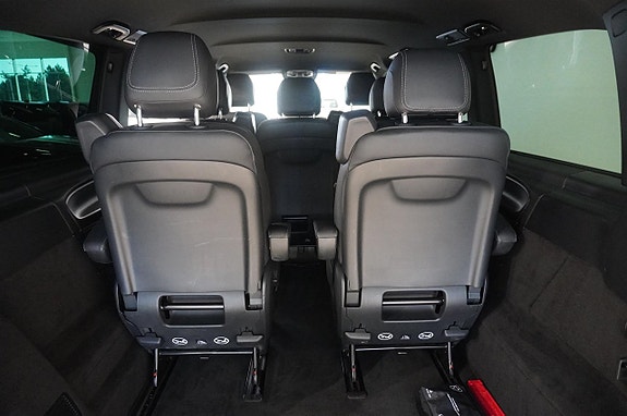 Mercedes-Benz V250 17 of 18