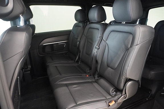 Mercedes-Benz V250 10 of 18
