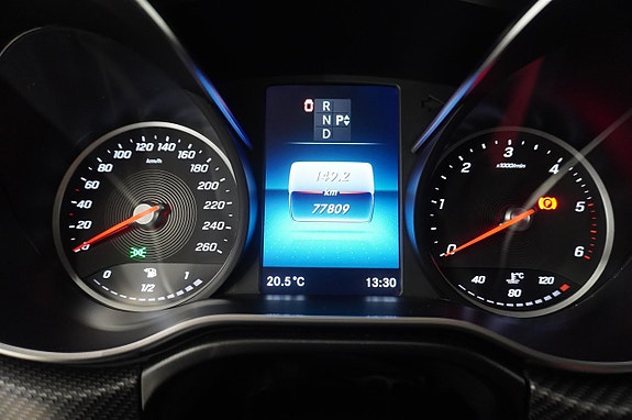Mercedes-Benz V250 12 of 18