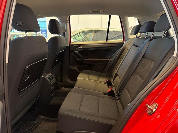 Volkswagen Golf Sportsvan 13 of 17