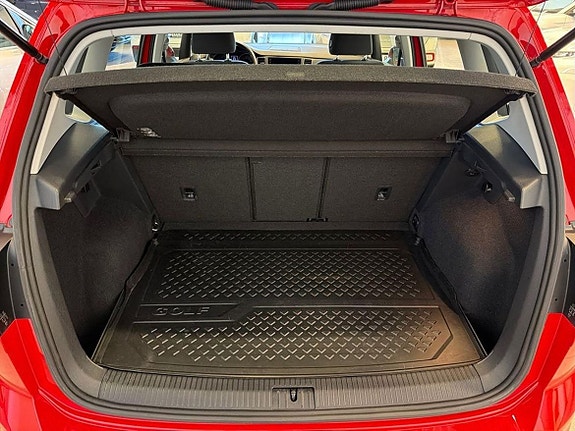 Volkswagen Golf Sportsvan 12 of 17