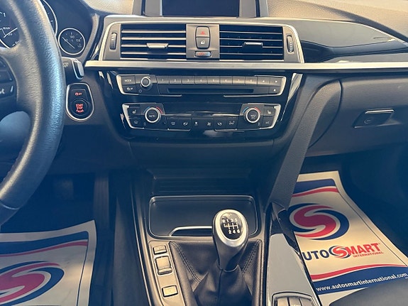 BMW 318d 11 of 15