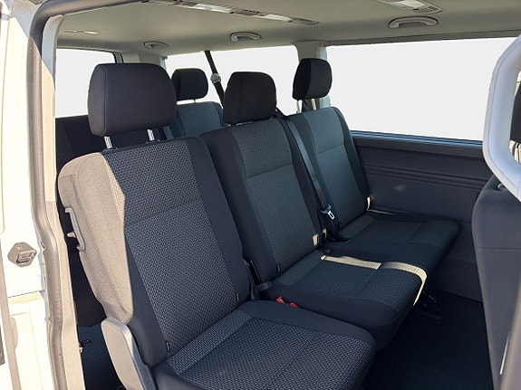 Volkswagen Caravelle 13 of 14