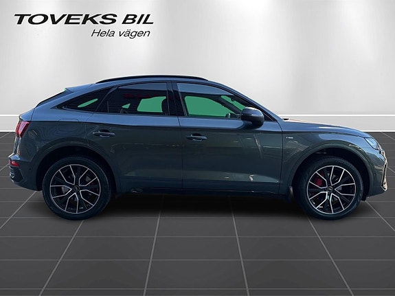 Audi Q5 2 of 25