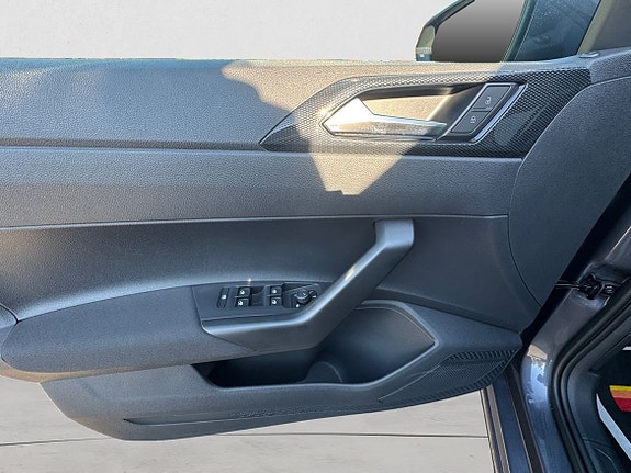 Volkswagen Polo 8 of 12