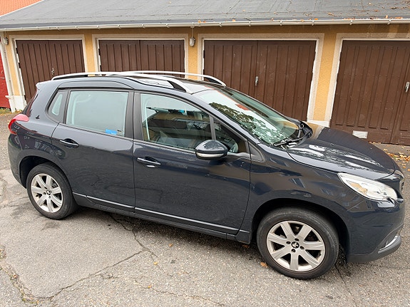 Peugeot 2008 2 of 5