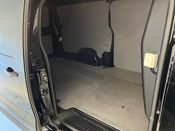 Opel Vivaro 12 of 20