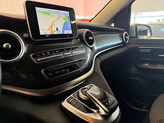 Mercedes-Benz V250 16 of 19