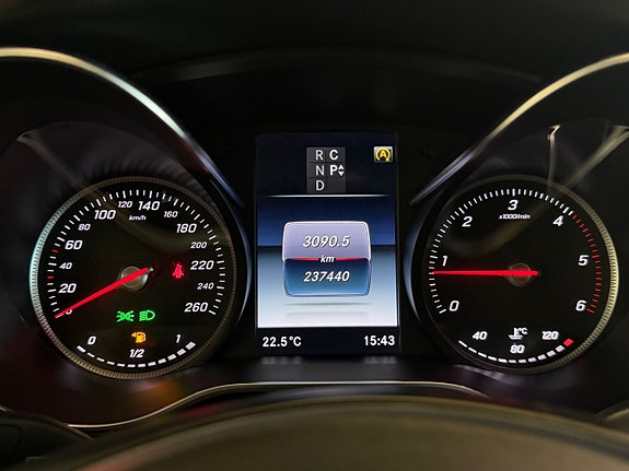 Mercedes-Benz V250 15 of 19