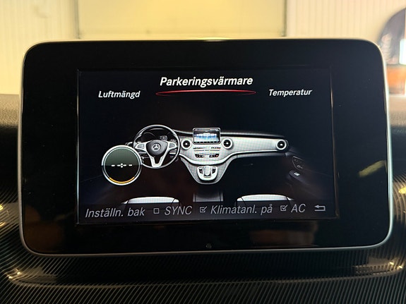 Mercedes-Benz V250 18 of 19