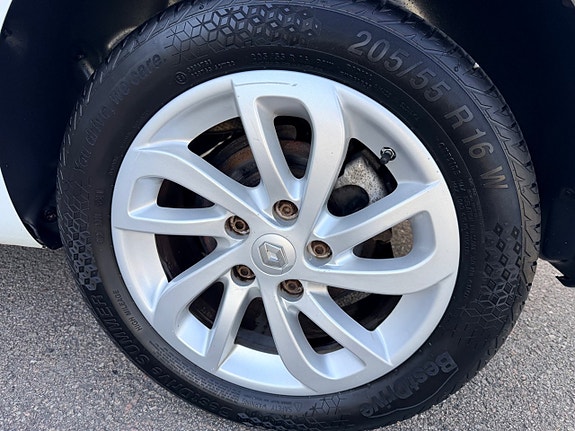 Renault Megane 12 of 14