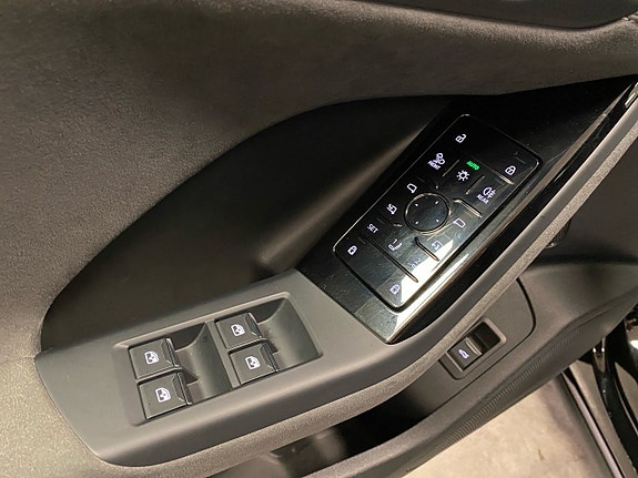 Audi SQ6 e-tron 10 of 23