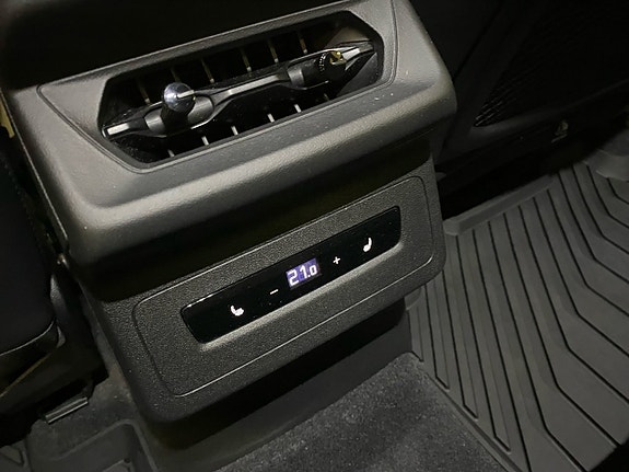 Audi SQ6 e-tron 13 of 23