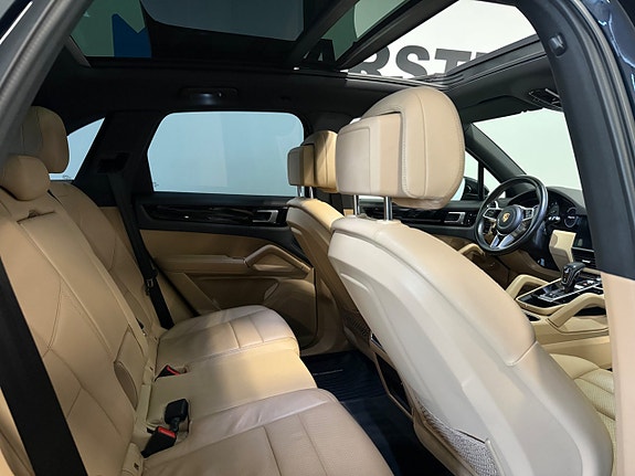 Porsche Cayenne 19 of 21