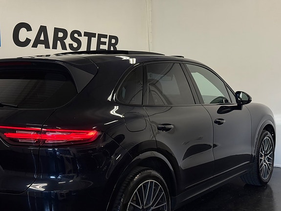 Porsche Cayenne 4 of 21