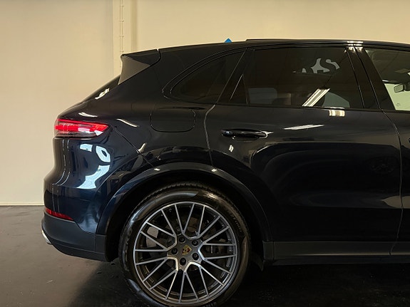 Porsche Cayenne 5 of 21