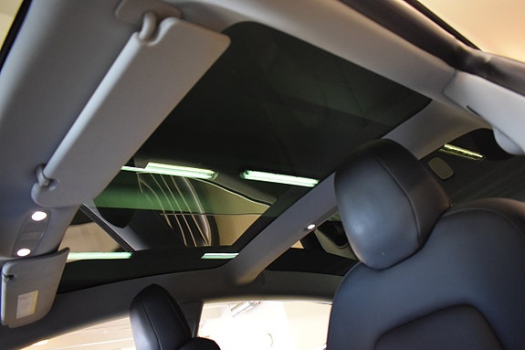 Tesla Model 3 12 of 23