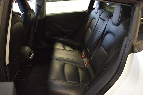 Tesla Model 3 11 of 23