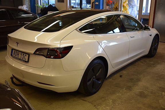 Tesla Model 3 7 of 23