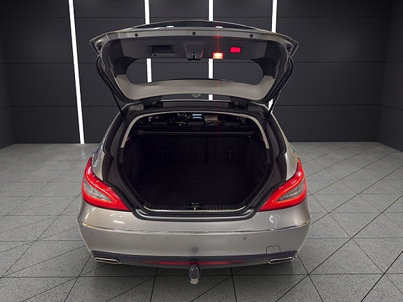 Mercedes-Benz CLS250 13 of 29