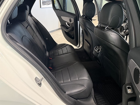 Mercedes-Benz C220 8 of 11