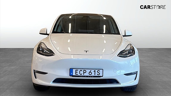 Tesla Model Y 8 of 15