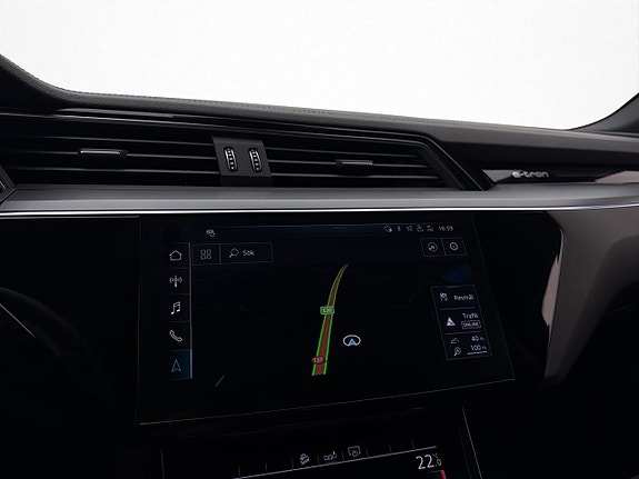 Audi e-tron 24 of 30