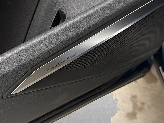 Audi e-tron 27 of 30