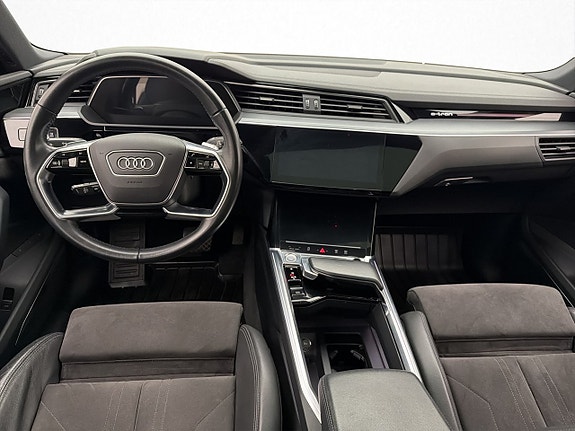 Audi e-tron 15 of 30