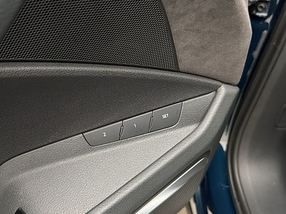 Audi e-tron 28 of 30