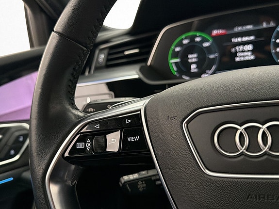 Audi e-tron 29 of 30