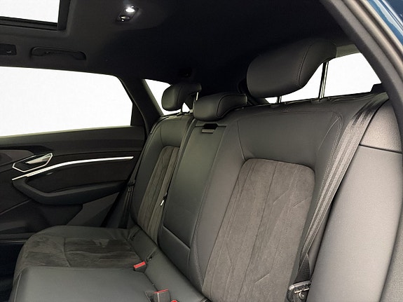 Audi e-tron 17 of 30