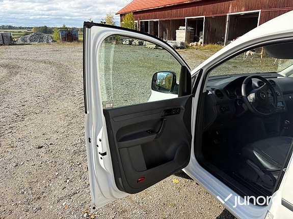 Volkswagen Caddy Maxi 12 of 18