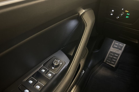 Volkswagen Passat 20 of 25